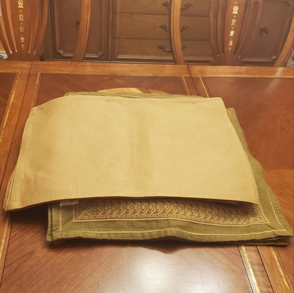 Napkins and Table Mats 4 Pairs by Home - Picture 5 of 9